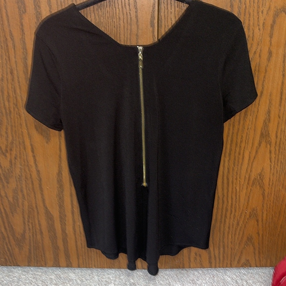Daytrip Split neck V neck top - Picture 4 of 8